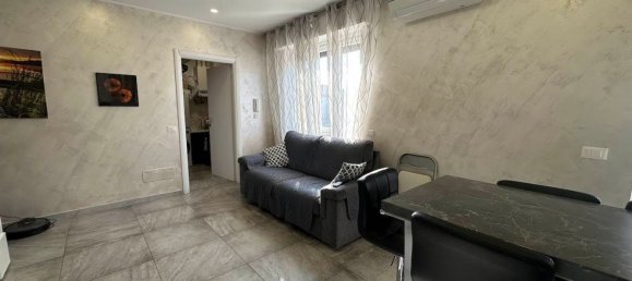 2-salle Appartement à Senago, Italy No. 4593 4