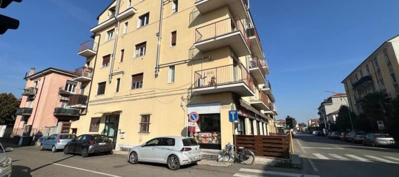 2-salle Appartement à Senago, Italy No. 4593 16