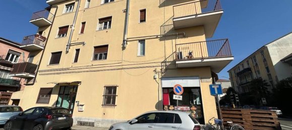 2-salle Appartement à Senago, Italy No. 4593 17