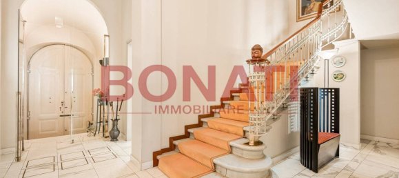 5 bedrooms Villa in Viareggio, Italy No. 280805 28