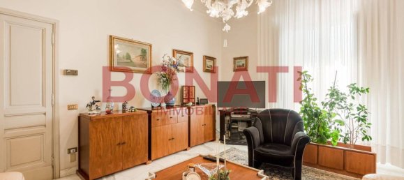 5 bedrooms Villa in Viareggio, Italy No. 280805 31