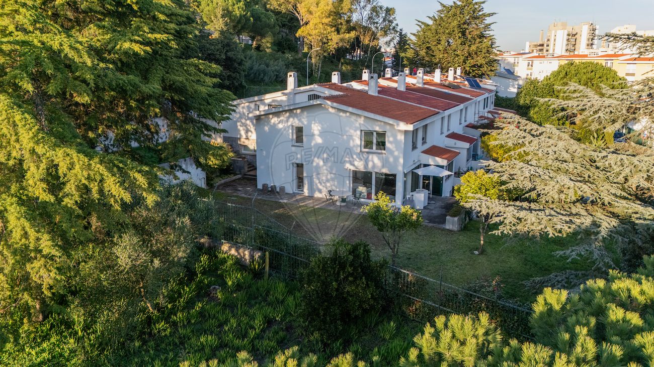 4 chambres Maison à Amadora, Portugal No. 158364