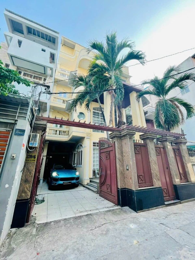 216m² Villa in Phu Nhuan, Vietnam No. 12891