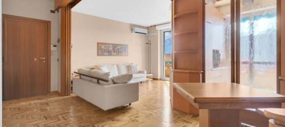 2-salle Appartement à Milan, Italy No. 338146 9