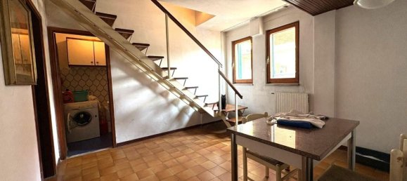 8 rooms Apartment in Massa, Italy No. 303828 18