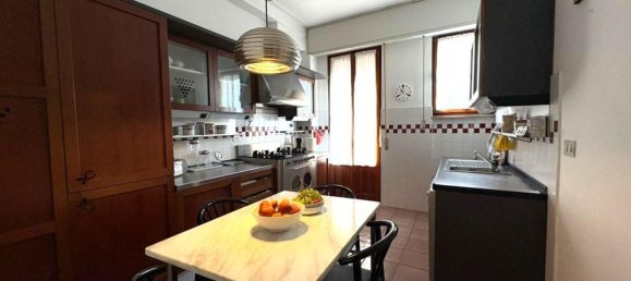8 rooms Apartment in Massa, Italy No. 303828 7