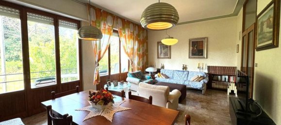 8 rooms Apartment in Massa, Italy No. 303828 3