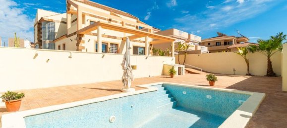 6 غرف نوم فيلا في Torrevieja, Spain رقم 183599 9