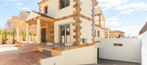 6 غرف نوم فيلا في Torrevieja, Spain رقم 183599 7