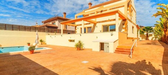 6 غرف نوم فيلا في Torrevieja, Spain رقم 183599 3