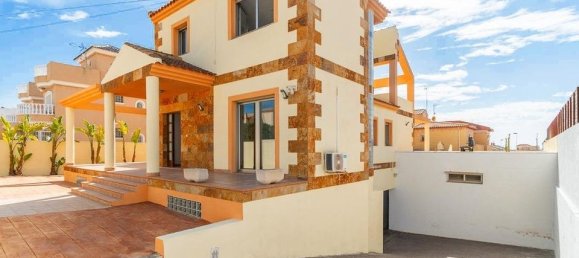 6 غرف نوم فيلا في Torrevieja, Spain رقم 183599 2