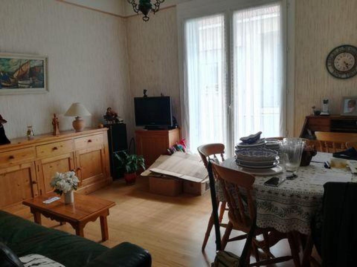 2 bedrooms Condo in Toulon, France No. 15279