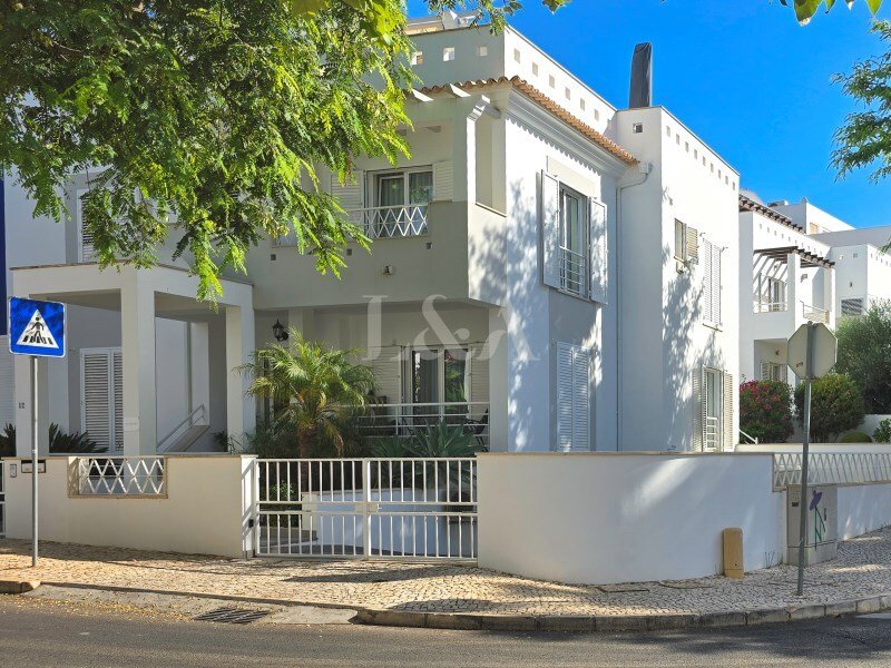 Villa T4 em Tavira, Portugal N.º 132639