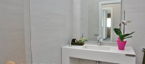 5 bedrooms Villa in Castelldefels, Spain No. 103 20