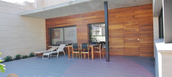 5 bedrooms Villa in Castelldefels, Spain No. 103 2