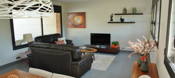 5 bedrooms Villa in Castelldefels, Spain No. 103 14