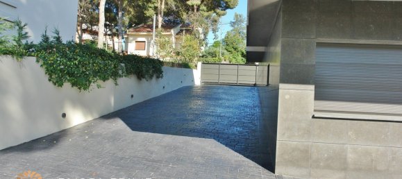 5 bedrooms Villa in Castelldefels, Spain No. 103 15