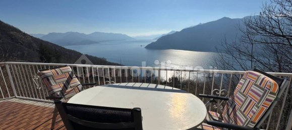 3 chambres Villa à Maccagno con Pino e Veddasca, Italy No. 11722 14