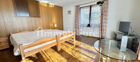 3 chambres Villa à Maccagno con Pino e Veddasca, Italy No. 11722 11