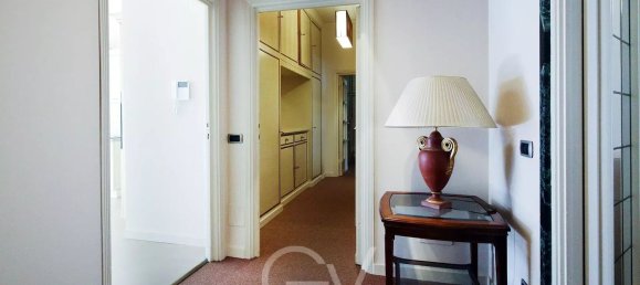 4 bedrooms Apartment in Milan, Italy No. 364242 16