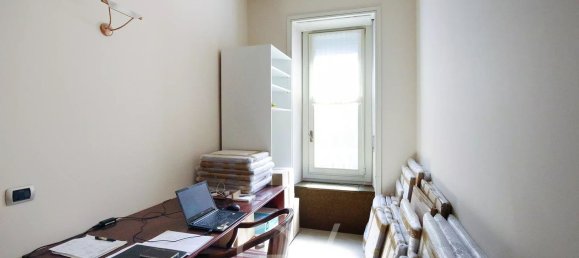 4 bedrooms Apartment in Milan, Italy No. 364242 7