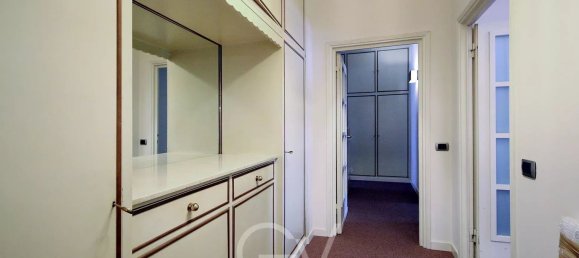 4 bedrooms Apartment in Milan, Italy No. 364242 18