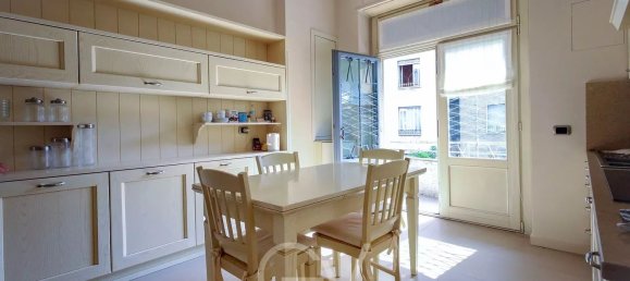 4 bedrooms Apartment in Milan, Italy No. 364242 11