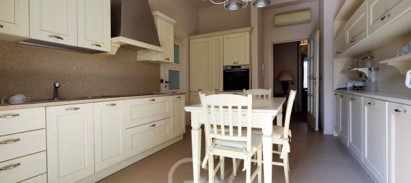 4 bedrooms Apartment in Milan, Italy No. 364242 13