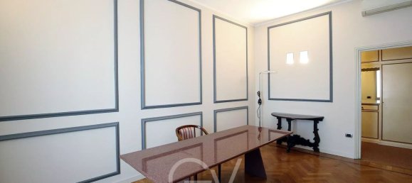 4 bedrooms Apartment in Milan, Italy No. 364242 19