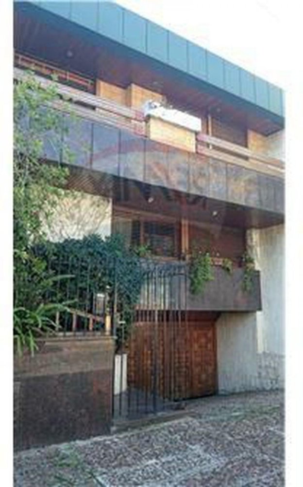 Casa de 3 dormitorios en Buenos Aires, Argentina No. 97796