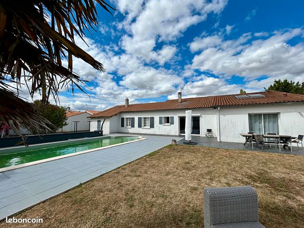 6 bedrooms House in Deux-Sevres, France No. 300727