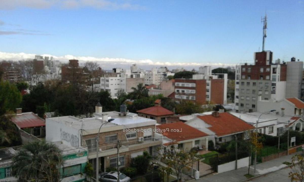 2 bedrooms Apartment in Montevideo, Uruguay No. 5817