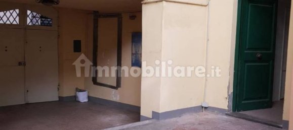 Коммерческая недвижимость с 2 комнатами в Лукка, Италия № 135118 12