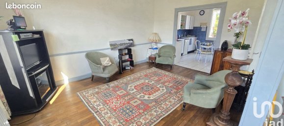 Casa de 4 dormitorios en Saint-Jean-de-la-Ruelle, France No. 255369 3