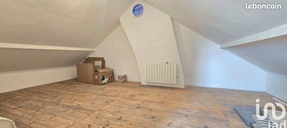 Casa de 4 dormitorios en Saint-Jean-de-la-Ruelle, France No. 255369 13