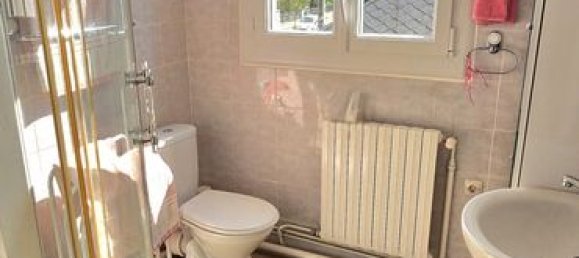 Casa de 4 dormitorios en Saint-Jean-de-la-Ruelle, France No. 255369 11