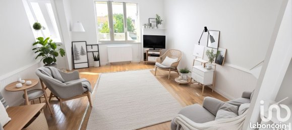 Casa de 4 dormitorios en Saint-Jean-de-la-Ruelle, France No. 255369 2