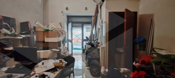 2 rooms Commercial property in Bari, Italy No. 33871 2