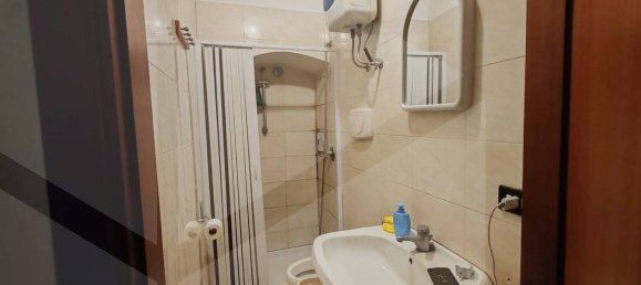2 rooms Commercial property in Bari, Italy No. 33871 5