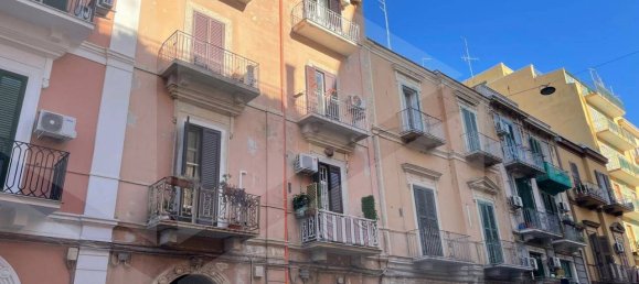 2 rooms Commercial property in Bari, Italy No. 33871 3