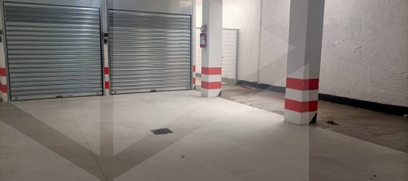 مرآب في Bari, Italy 15متر مربع رقم 33888 3