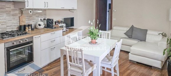 2-salle Appartement à Tavazzano con Villavesco, Italy No. 338400 8