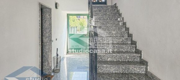 2-salle Appartement à Tavazzano con Villavesco, Italy No. 338400 22