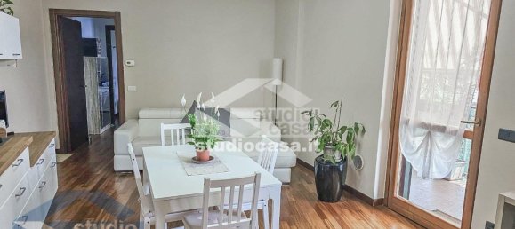 2-salle Appartement à Tavazzano con Villavesco, Italy No. 338400 7
