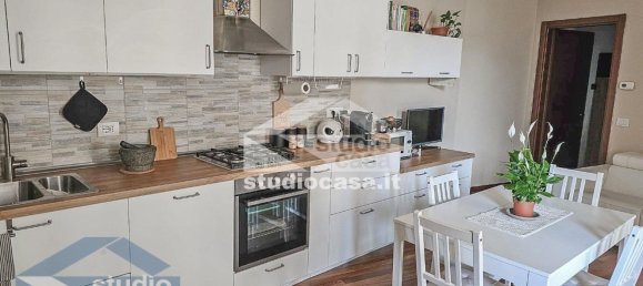 2-salle Appartement à Tavazzano con Villavesco, Italy No. 338400 9