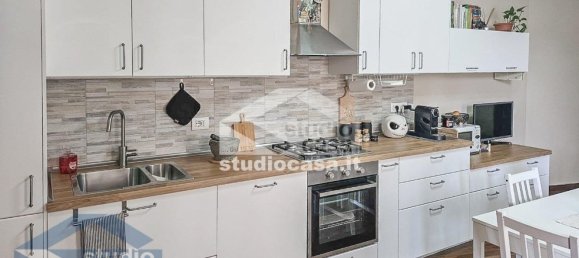 2-salle Appartement à Tavazzano con Villavesco, Italy No. 338400 10