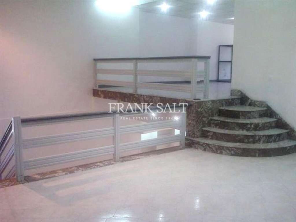 Büro in Paola, Malta 300m², Nr. 12592