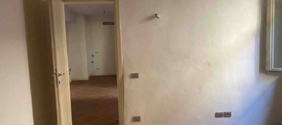 1 bedroom Apartment in Ferrara, Italy No. 19574 8