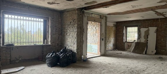 5 rooms Apartment in Monteriggioni, Italy No. 45900 6