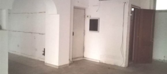 134m² Commercial property in Terni, Italy No. 291952 2